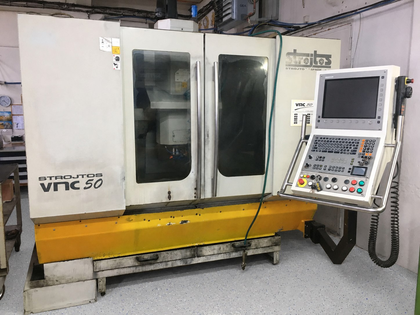 Strojtos VMC-50 CNC obrábacie centrum v HEST