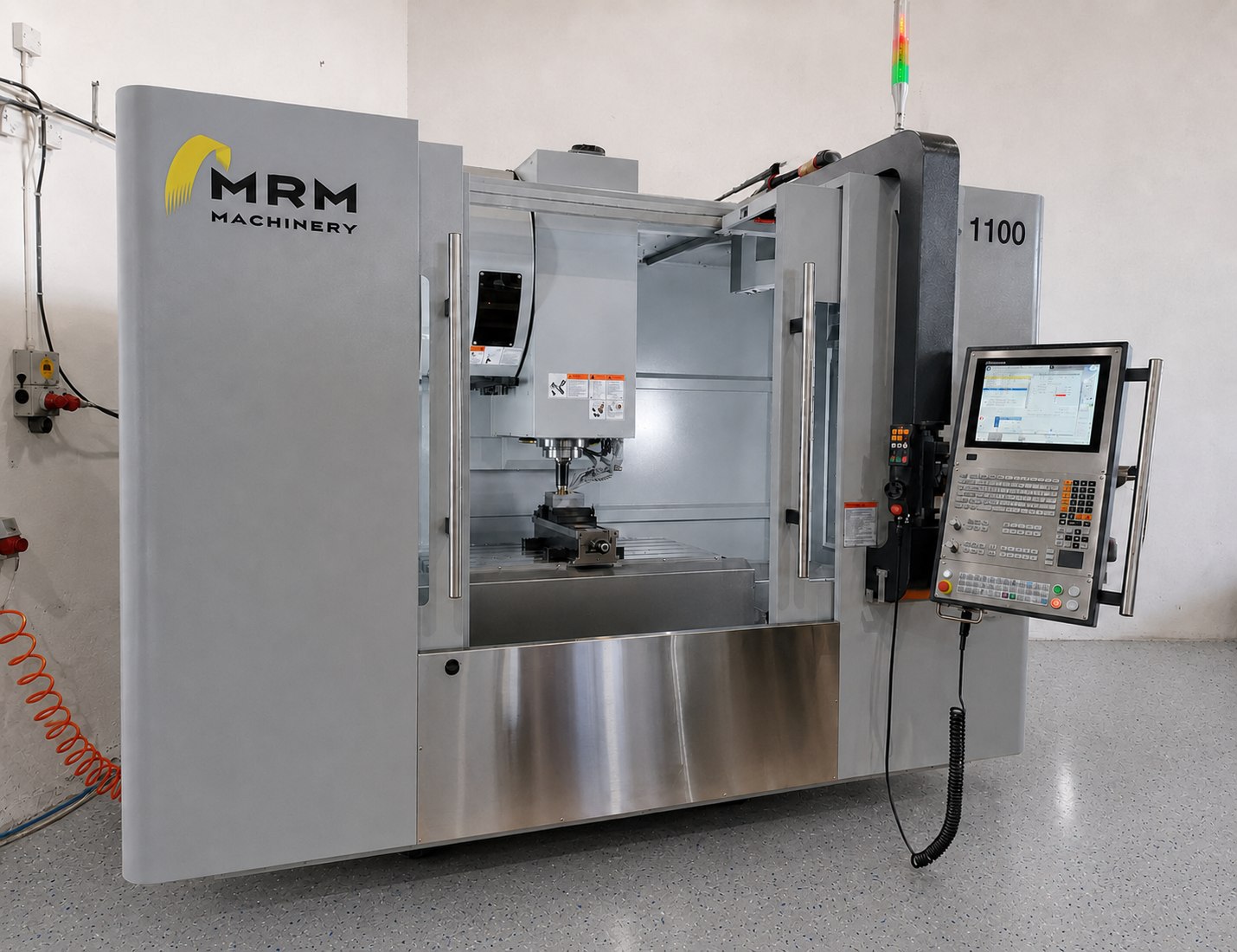 VMC-1100 CNC obrábacie centrum v HEST
